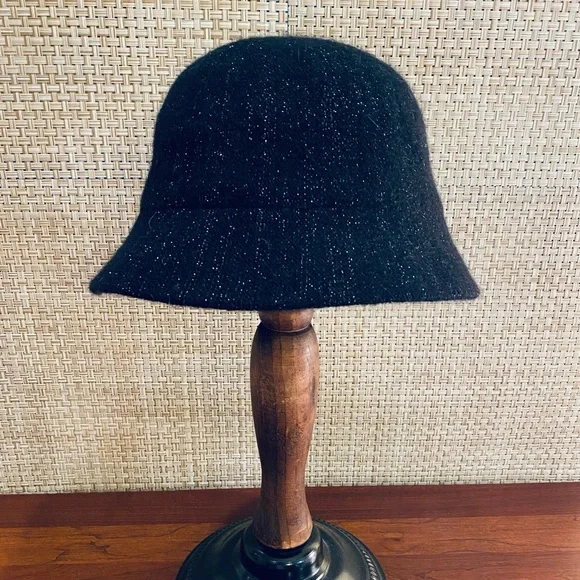Nine West | Accessories | Nwot Black Metallic Angora  display picture 1